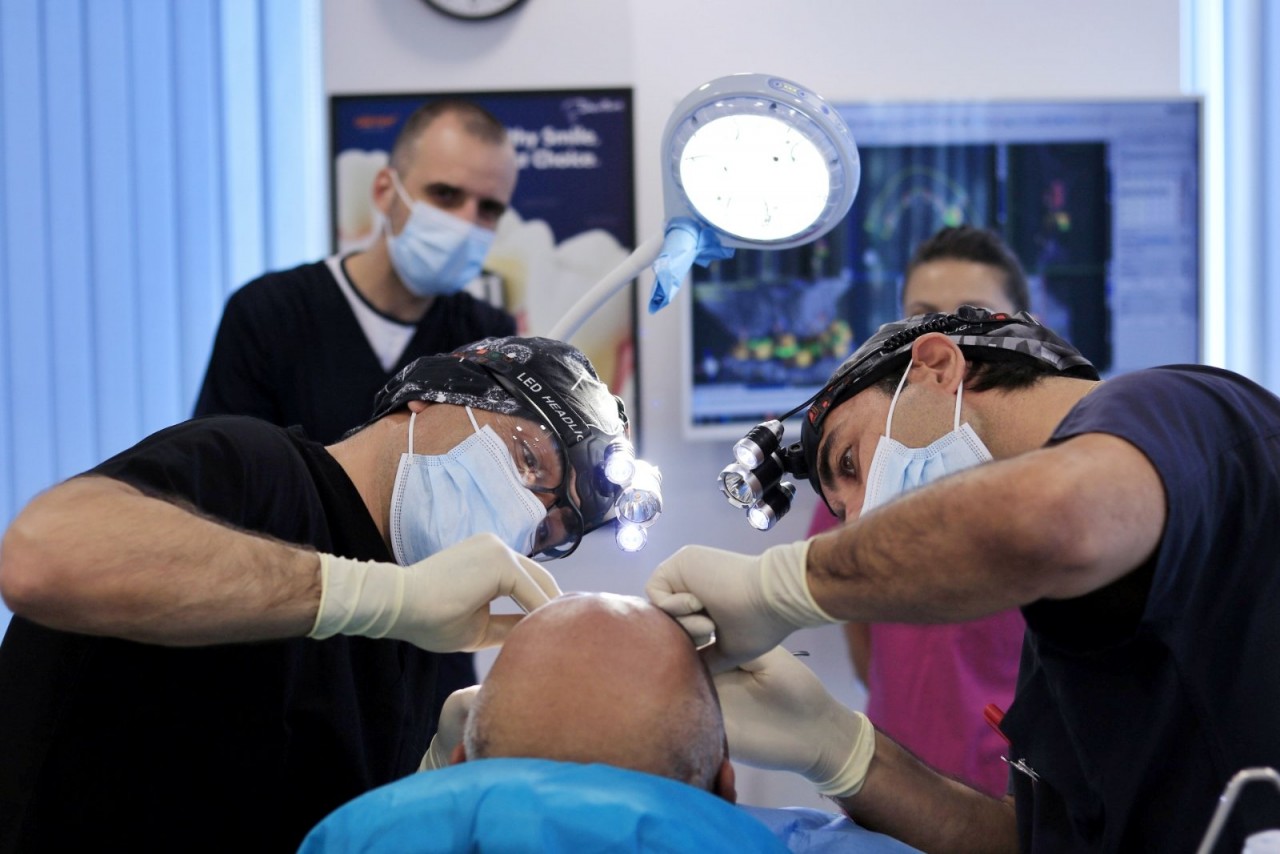 Консултация за импланти и безплатна 3D снимка